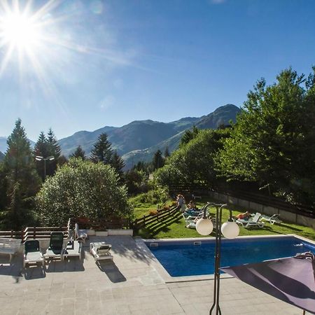 Apartamentos Multibaqueira Baqueira Beret Bagian luar foto