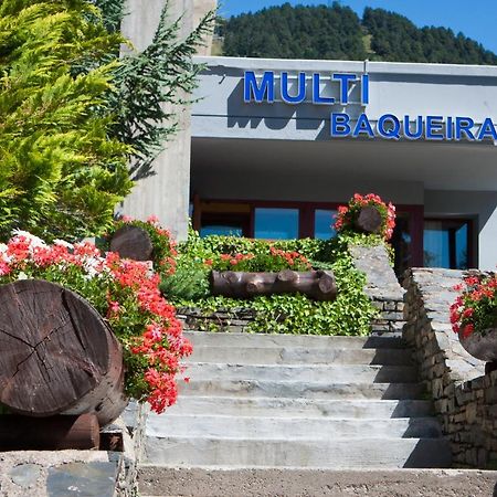 Apartamentos Multibaqueira Baqueira Beret Bagian luar foto