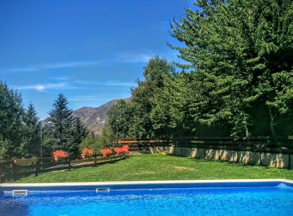 Apartamentos Multibaqueira Baqueira Beret Bagian luar foto