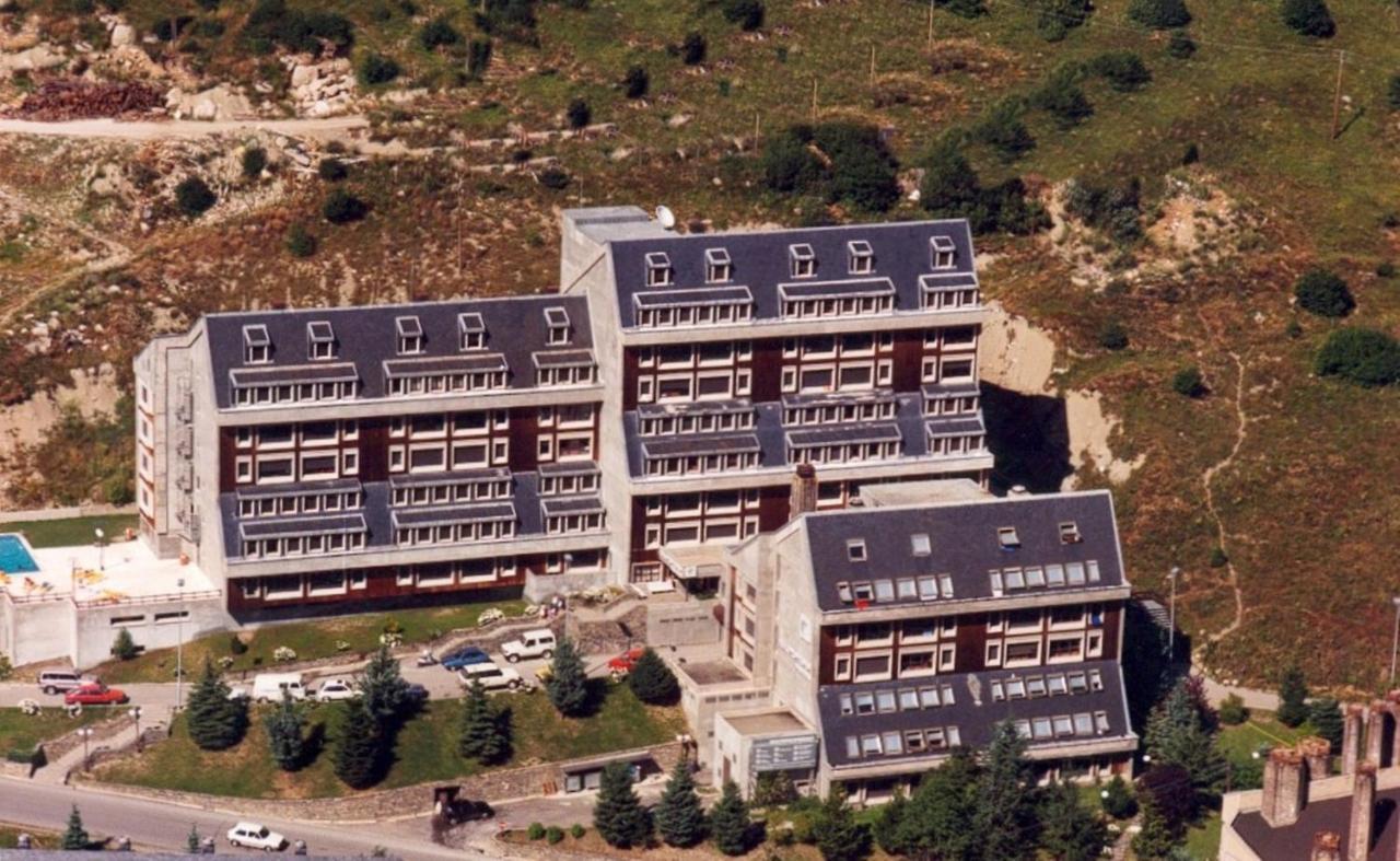 Apartamentos Multibaqueira Baqueira Beret Bagian luar foto